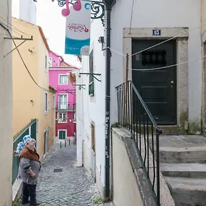 feels-like-home-alfama-cozy-apartment.hotels-lisbon-portugal.com/