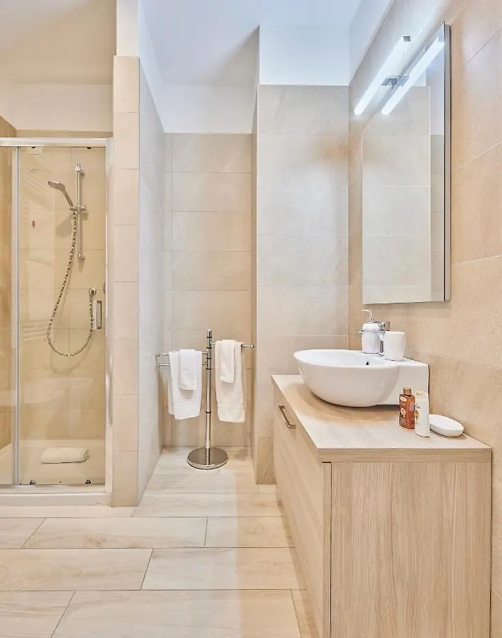 Monviso Modern - Exclusive Apartment Milan